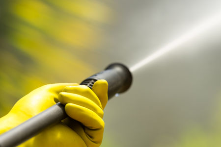 How to choose the right pressure washing contractor for your property